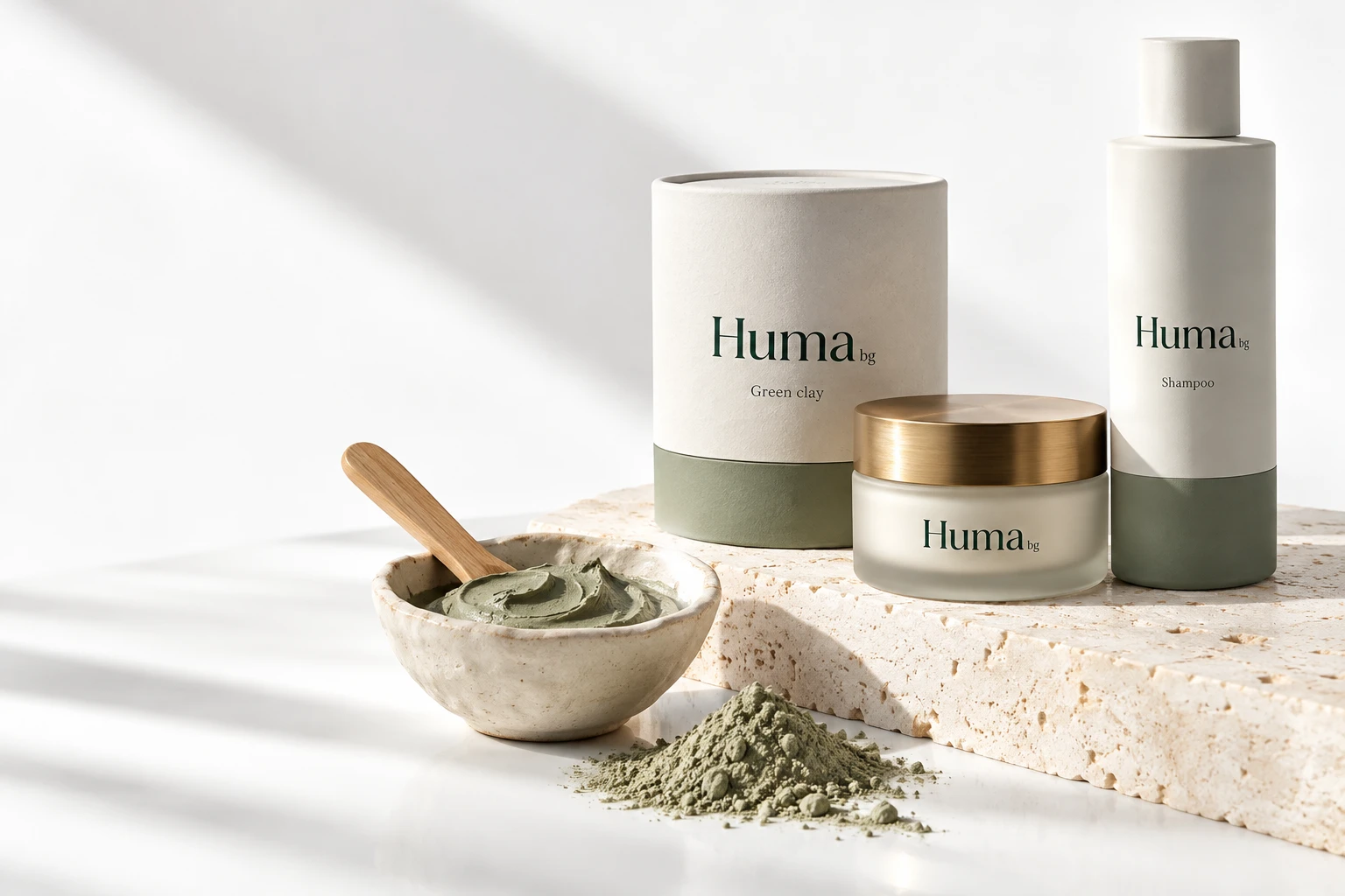Студийна композиция от оригинални опаковки Huma bg, хума и керамична купичка
